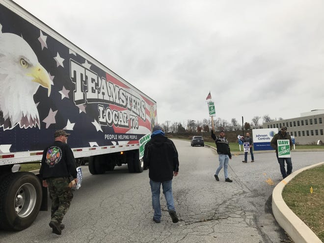 UAW workers at Johnson Controls on strike in southern York County (PA)