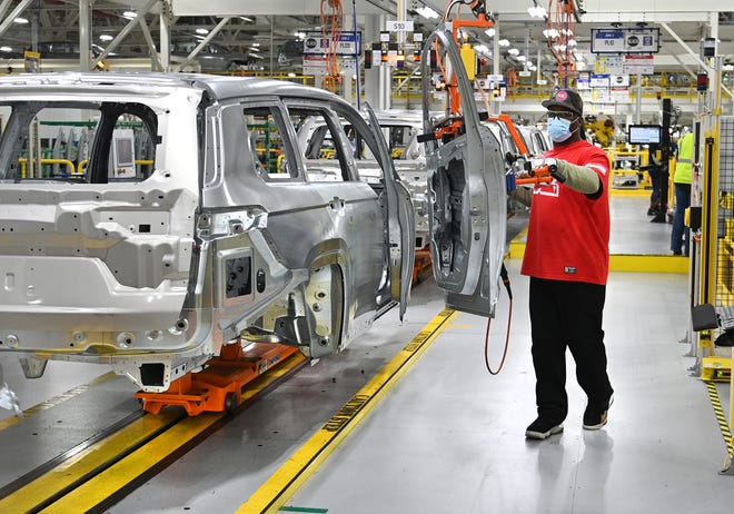 Fully vaccinated Detroit Three autoworkers won’t have to mask up