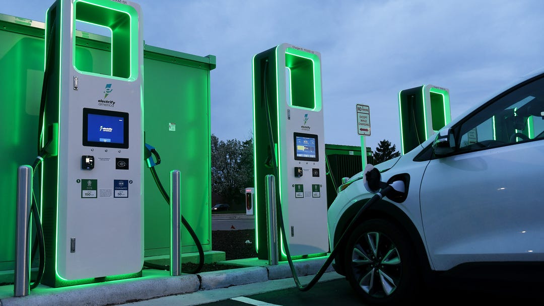Detroit Three, UAW in talks with White House to set EV sales goals