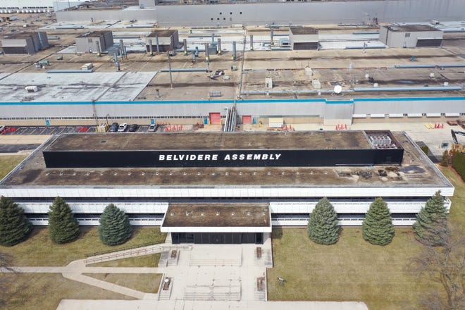 Stellantis to cut about 400 more jobs at Jeep Cherokee plant in Illinois